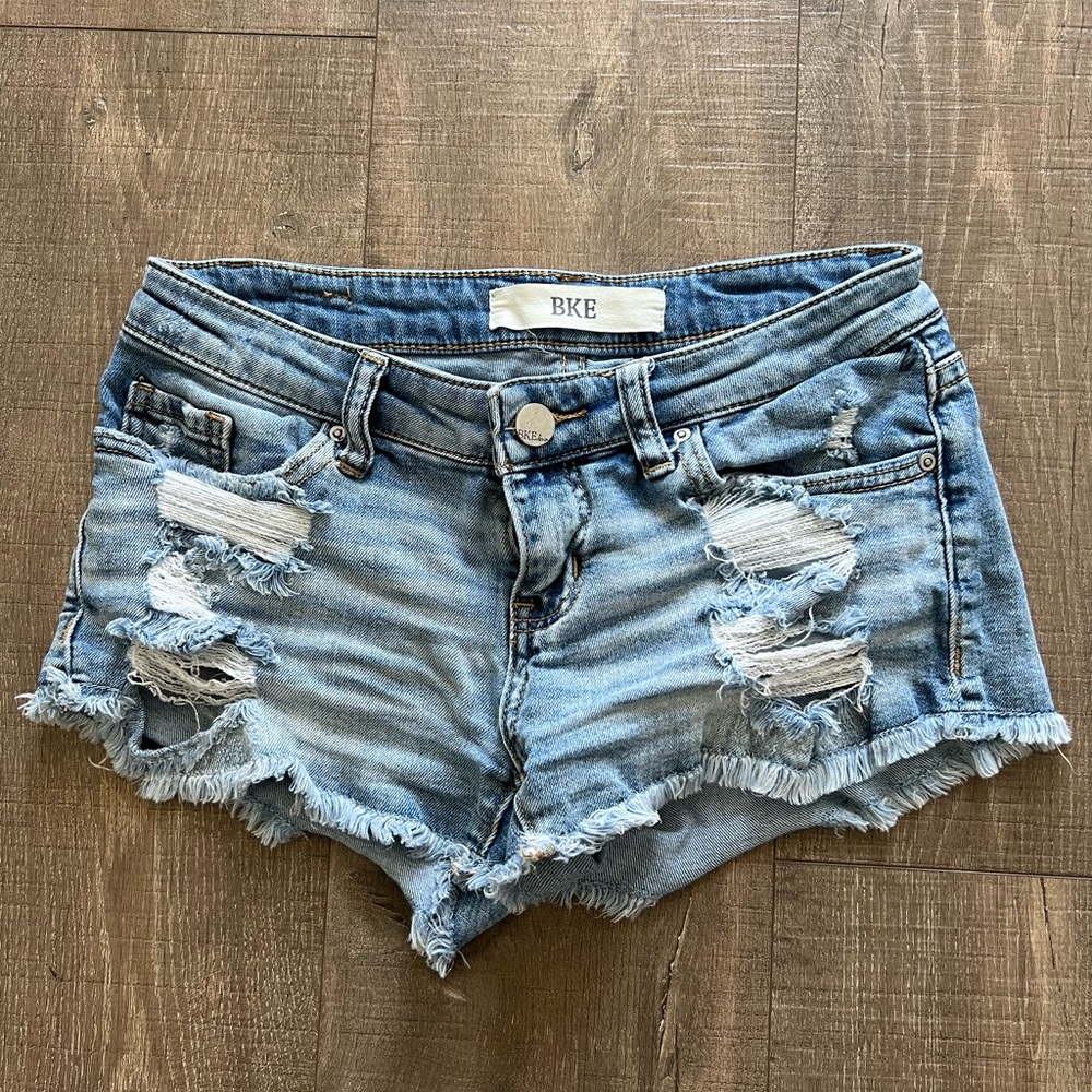 Like new BKE Stella low rise shorts